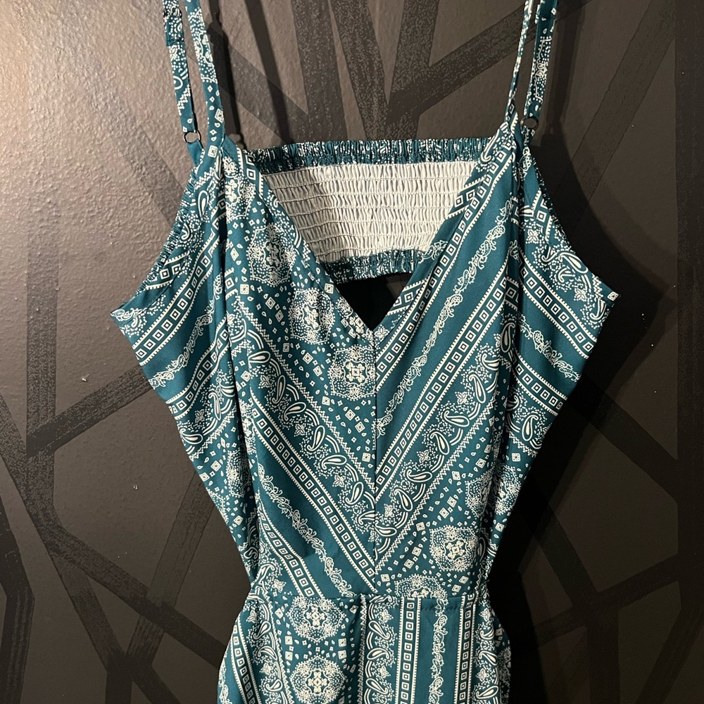 Geometric Maxi Dress with open back and angular sides - Picture 2 of 4